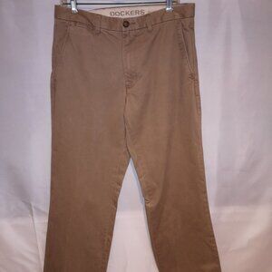 Dockers Men's Tan Classic Fit Casual Pants